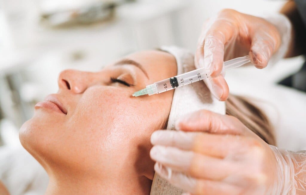woman_getting_botox